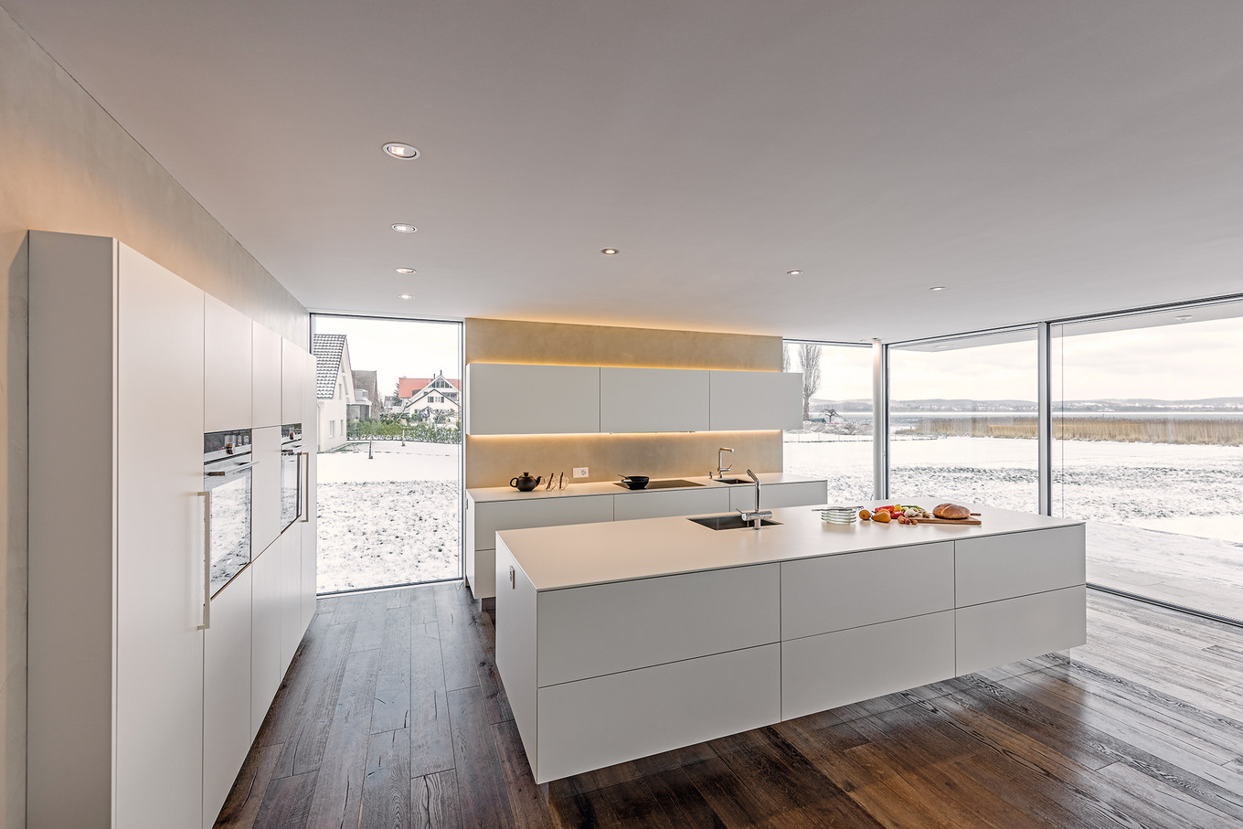 Puristische Familienküche