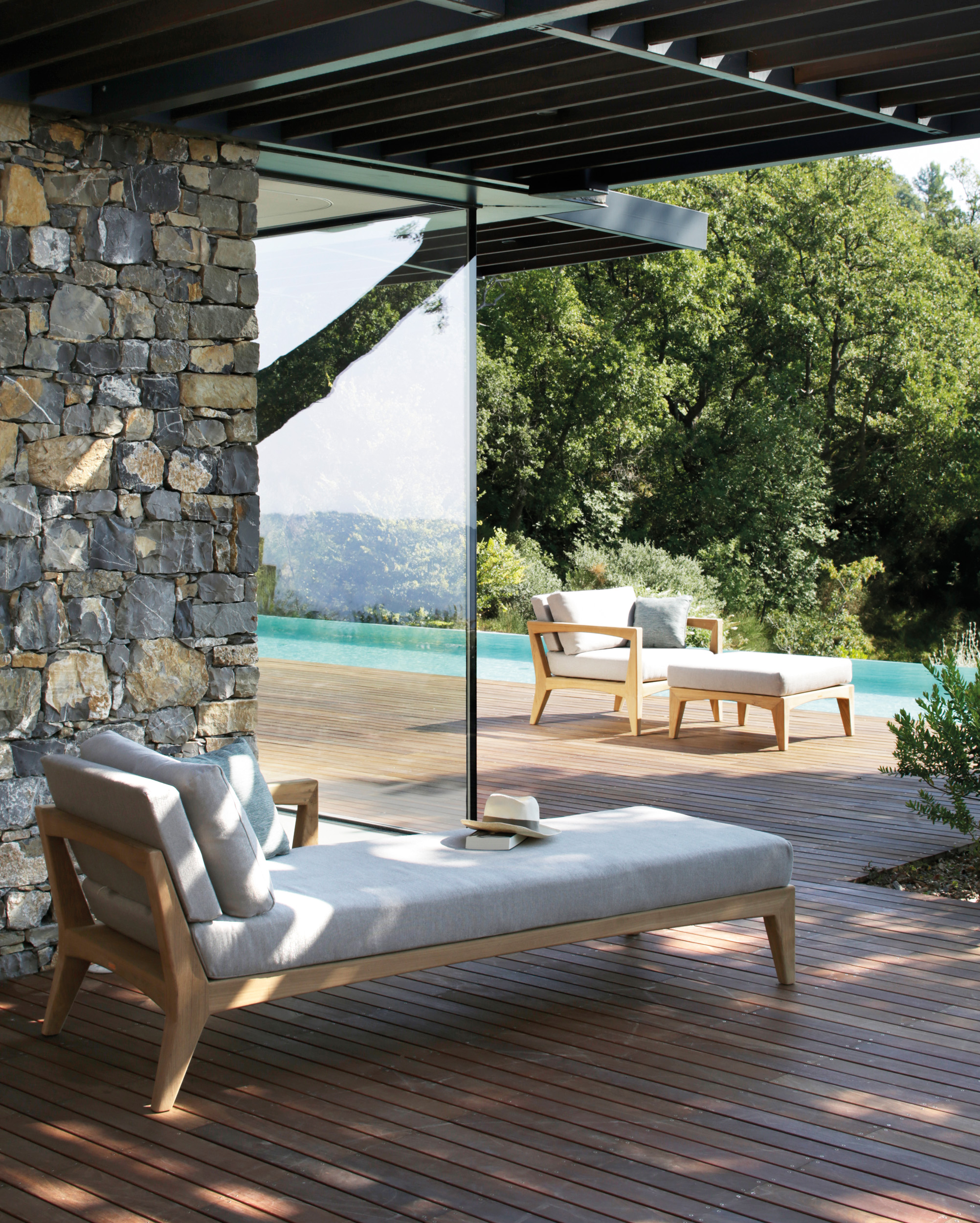 Luxuriöse Liegestühle