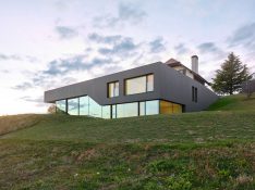 Mit der Umgebung verschmolzen