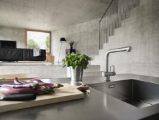 KLASSISCHES ARMATUREN-DESIGN