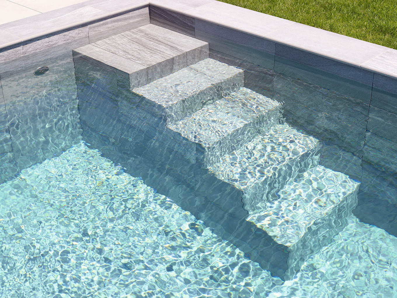 In feinsten Stein gebettet