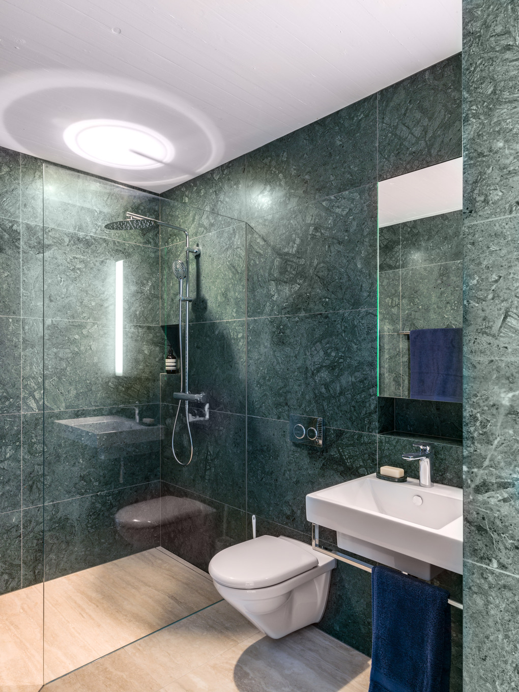 Harte Schale, natürlicher Kern