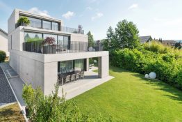 Präzise Architektur mit Kunst von Welt