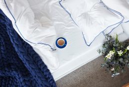 LuxusBettwäsche mit Farbtupfer