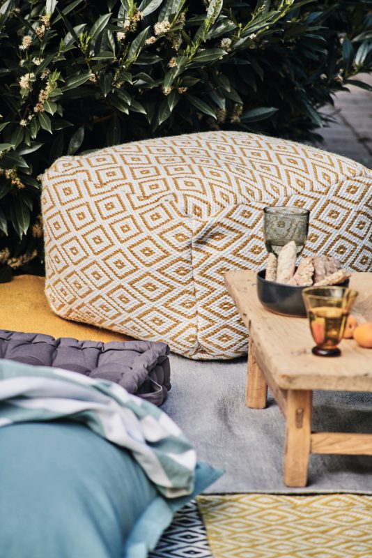 Urbanara bietet Textilien und Accessoires