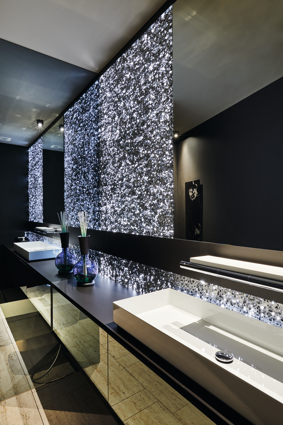 Im Schutz des Flügels