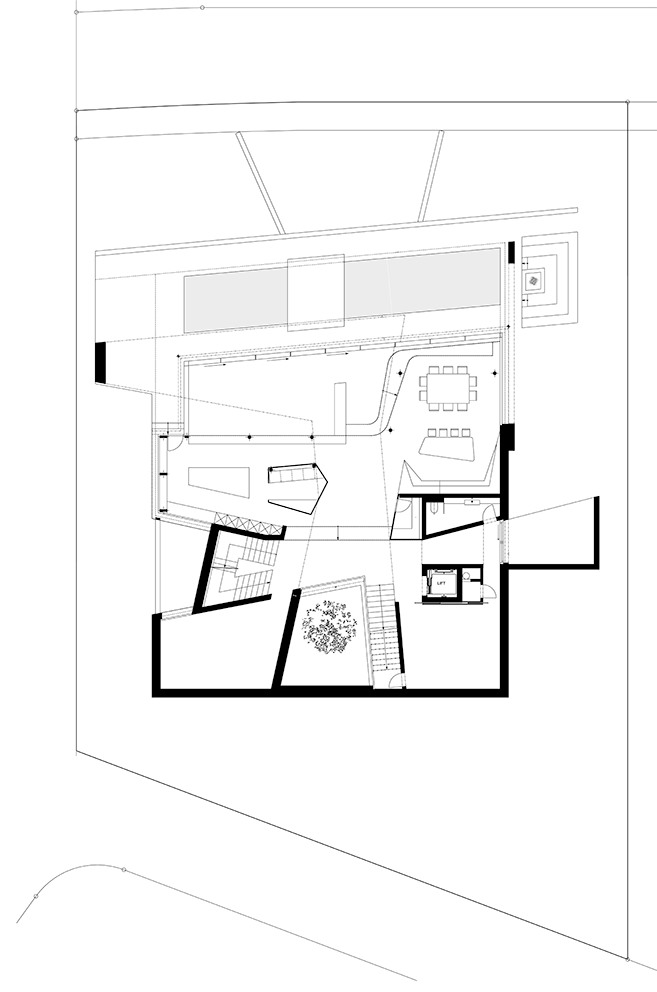 Im Schutz des Flügels