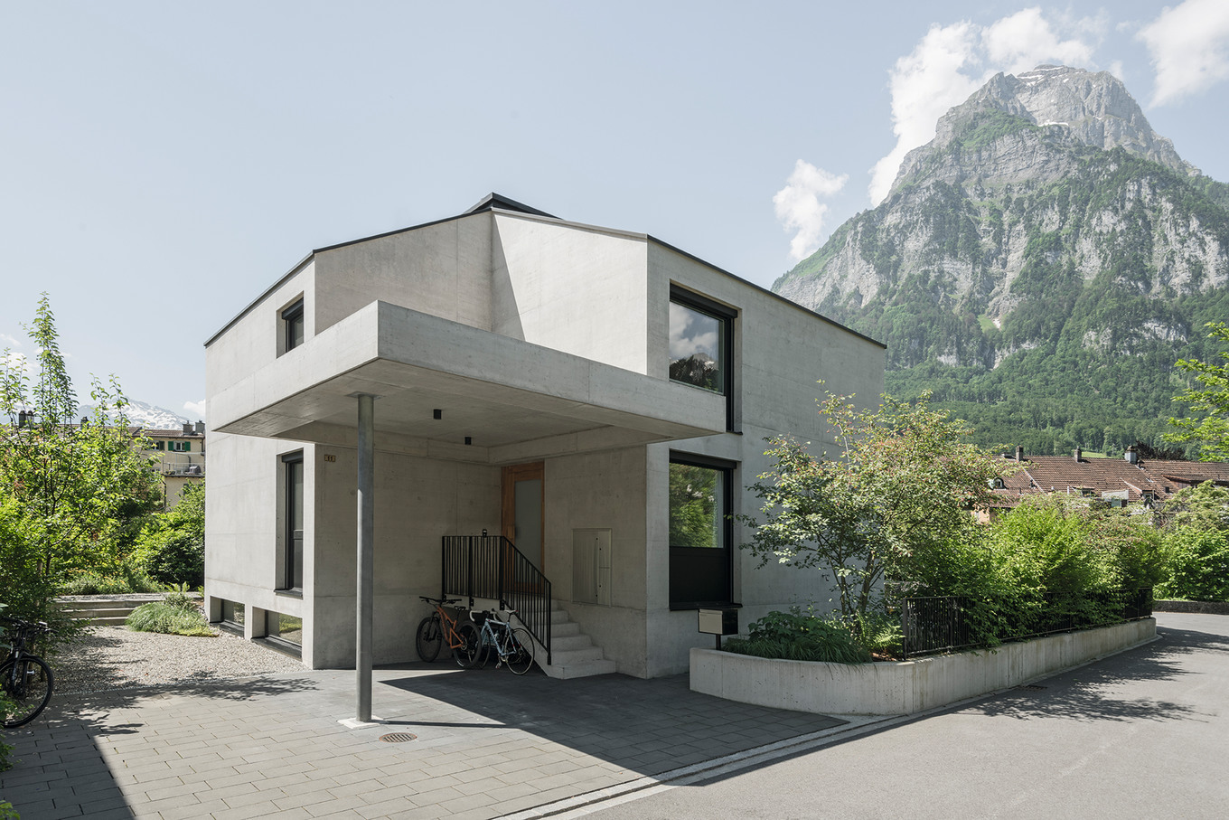 Familiennest auf Dreieckgrundstück