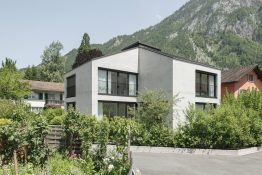 Familiennest auf Dreieckgrundstück