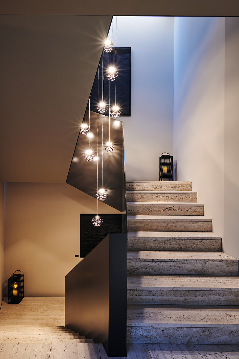 Über Stufen zum warmen Ambiente