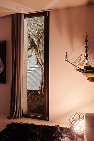 Über Stufen zum warmen Ambiente