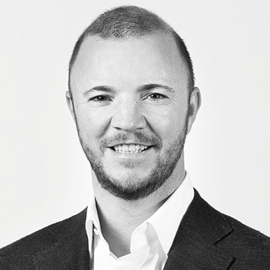 Über Stufen zum warmen Ambiente