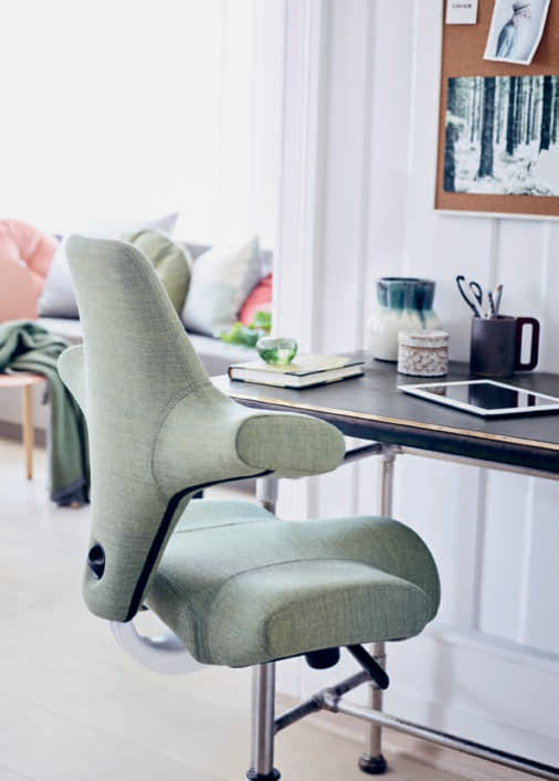 Der Stuhl «Hag Capisco» ist ein sogenannter Sattelstuhl und fördert durch seine Form eine aufrechte und dynamische Sitzposition.