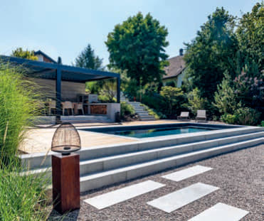 Mix und Match In diesem Garten sind verschiedene Materialien aufeinander abgestimmt.